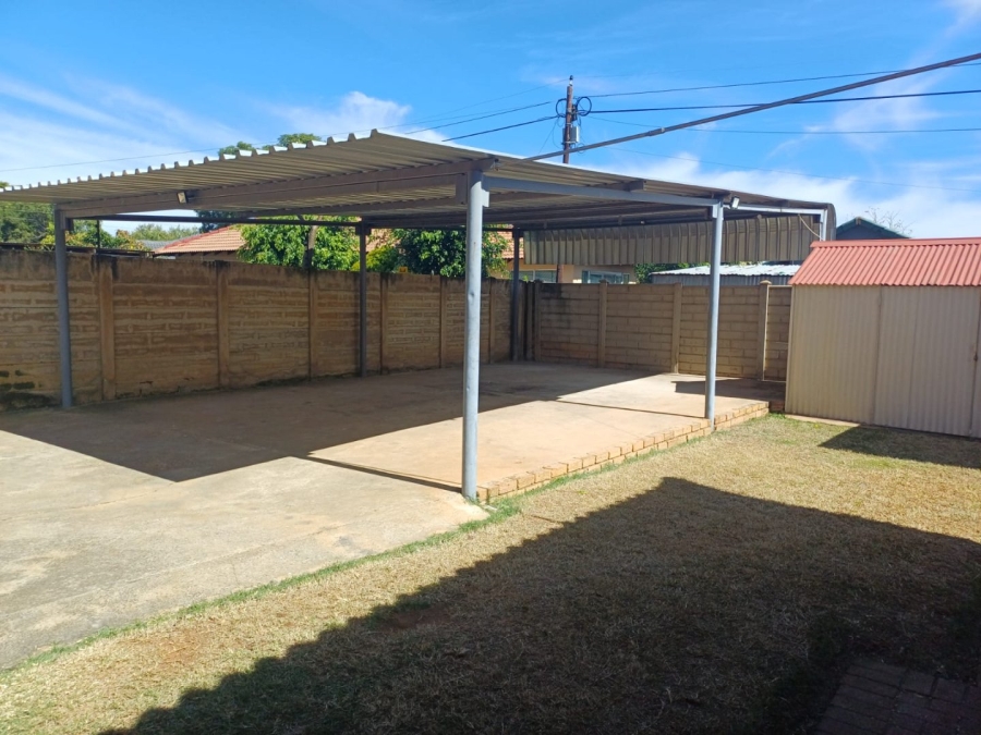  Bedroom Property for Sale in Mooinooi North West